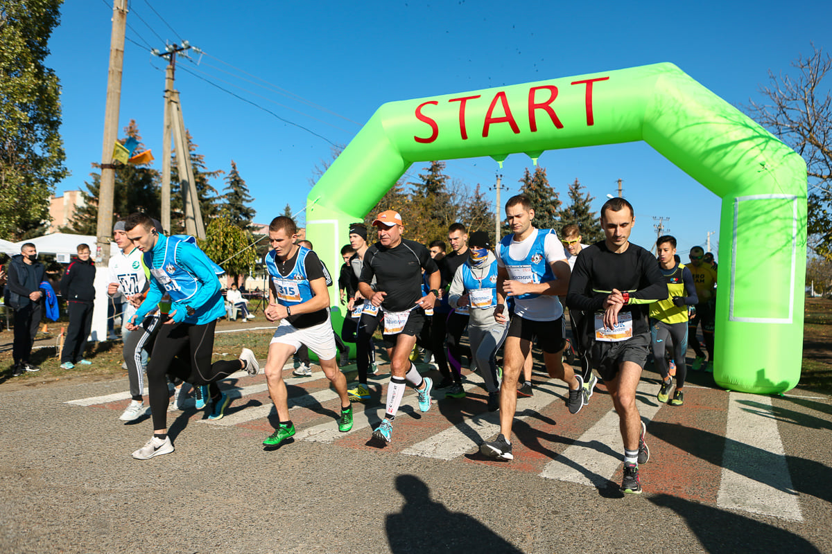 Название спортивного фото. Осенний дуатлон Hi-Trail 2022. Hi-Trail 2021 осенний дуатлон. Hi-Trail 2021 осенний дуатлон Фрунзе. Лига Hi Trail Приднестровье 2022.